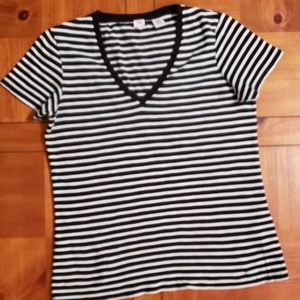 Levi's V Neck Tee